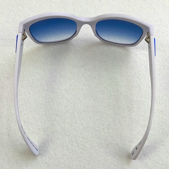 NEW Adidas Sunglasses with Case and Lens Cloth - Picture 3 of 8